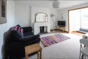 Spacious 2 Bedroom Apartment near Seafront