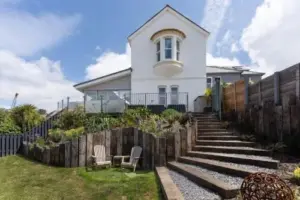 Spacious House nr Castle Beach Parking & Sauna