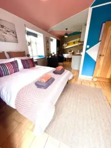 St Ives Balcony Flat TreCar