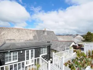 Stone’s Throw Cottage