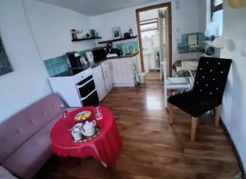 Porthleven Studio Sleeps 3 Patio & Beach Access