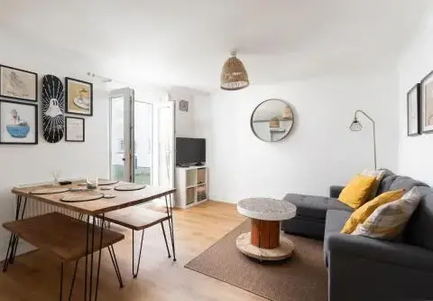 Stylish Apartment Garden with Beautiful Sea Views