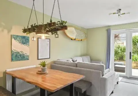Stylish Home with Private Parking & Garden