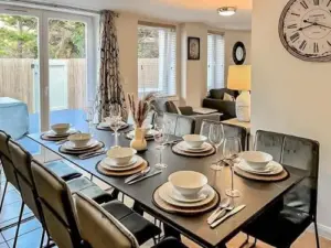 Summerleaze House