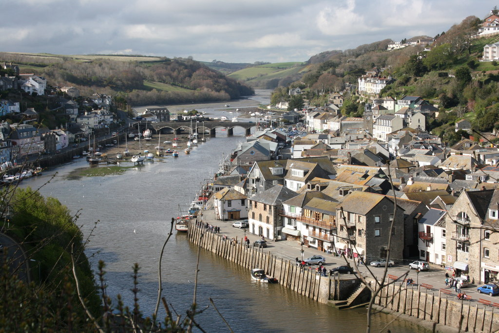 LOOE