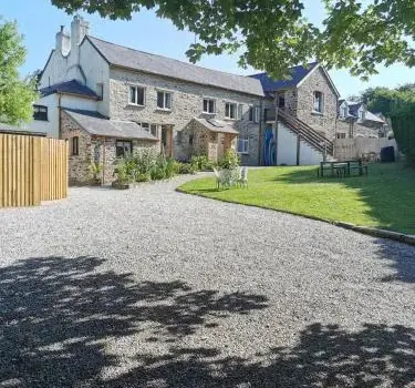 THE OLD RECTORY GLEBE HOUSE in Jacobstow 10 mins to Widemouth bay and Crackington Haven,15 mins Bude,20 mins tintagel, 27 mins Port Issac