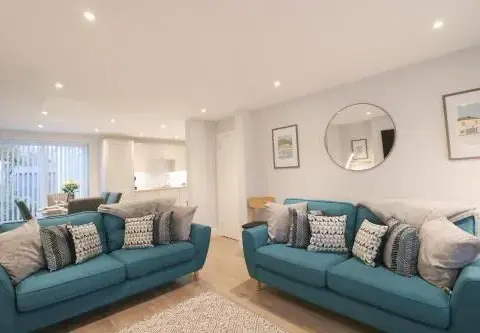 Townhouse, close to harbour with sea views