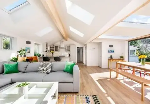 Trevint, Modern beach house in Falmouth near beach, private garden and parking