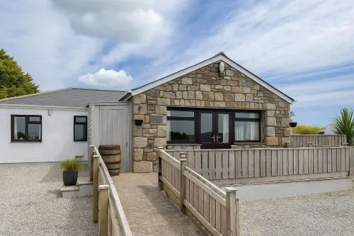 Wheal Francis, Hot Tub, Accessible Bungalow, Free Wi-Fi, Parking